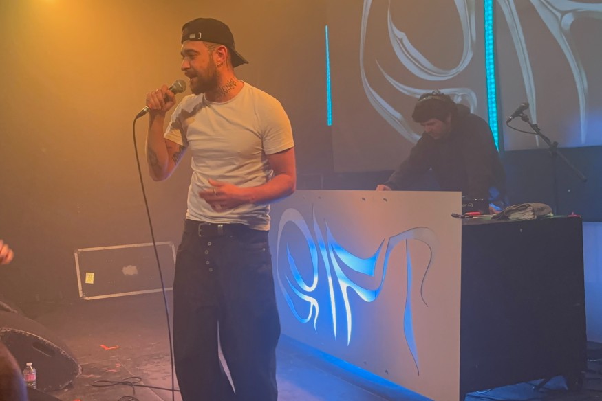 Tourauftakt in Köln: Gianni Suave startet mit Energie in die "Gift"-Tour